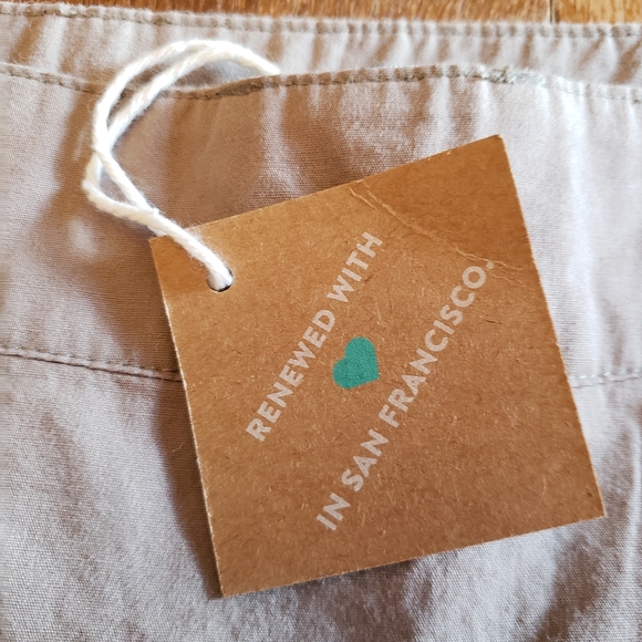 BEBE Sexy ruffled mini skirt - Picture 3 of 5